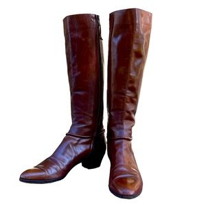 Salvatore Ferragamo
Brown Patent Leather Boots 9aaaa some scuffing see pics